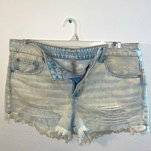 American Eagle Outfitters, Distressed Jean Shorts, Lightwash